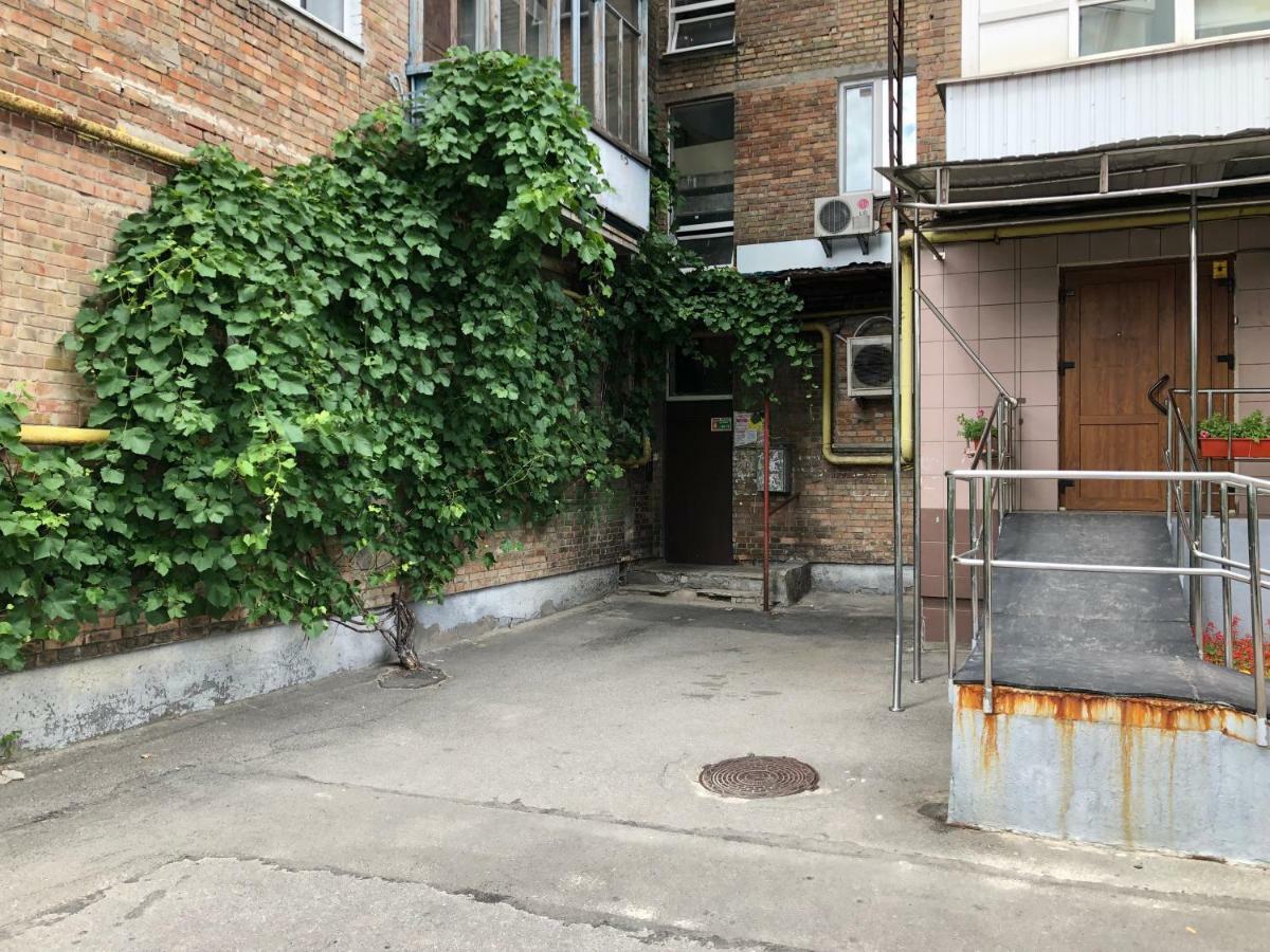 Hikkaduwa Hostel Kiev Luaran gambar
